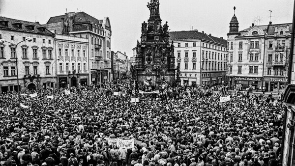 Sametová revoluce objektivem Jiřího Fraita